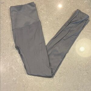 Equestrian Horze Gray High-Waisted Leggings | Size 6